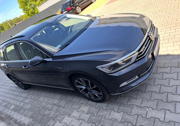 Volkswagen Passat cena 75000 przebieg: 253606, rok produkcji 2016 z Tarnów małe 16